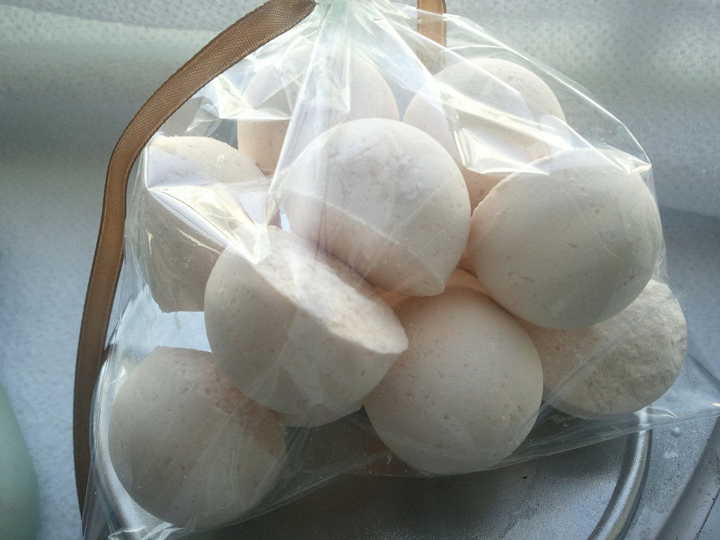 14 bath bombs 1 oz each (Strawberries & Champagne) gift bag bath fizzies, great for dry skin, shea, cocoa, 7 ultra rich oils