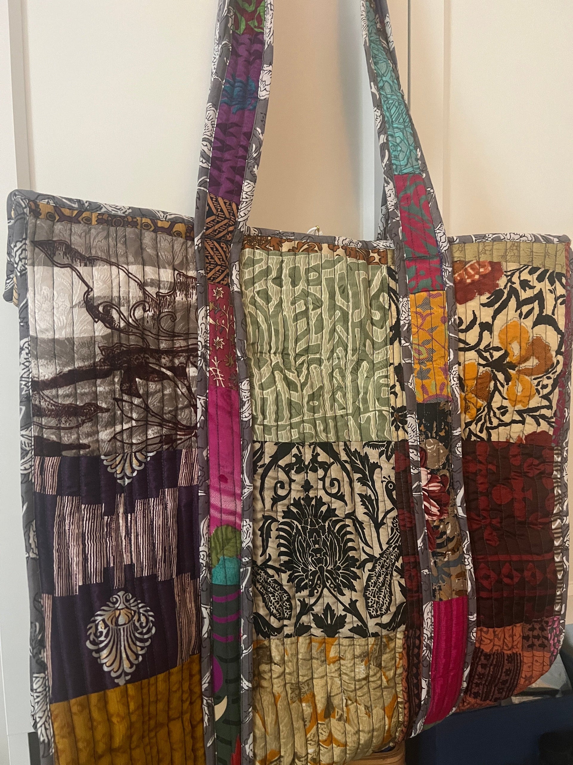 Quilted Cotton and Polyester Tote Bag for Everyday Essentials