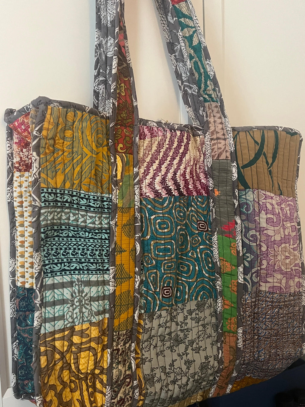 Quilted Cotton and Polyester Tote Bag for Everyday Essentials