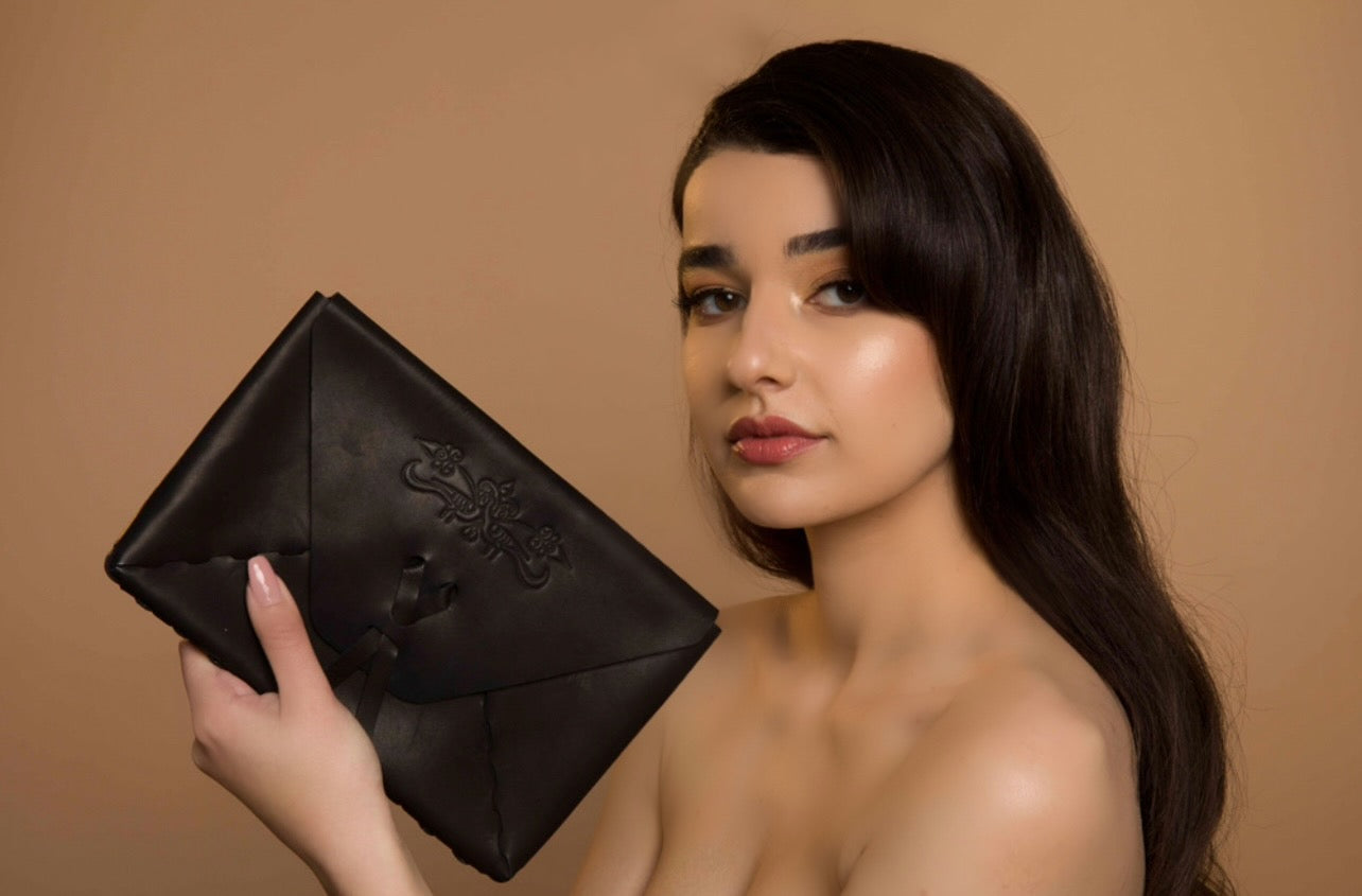 Women's Genuine Leather Clutch with Lovebirds