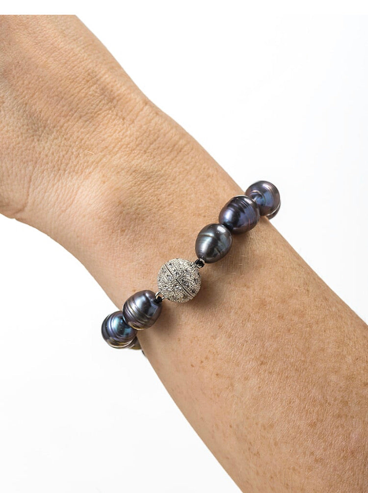 Baroque Freshwater Pearl Bracelet with Crystal Magnetic Clasp - Image 7