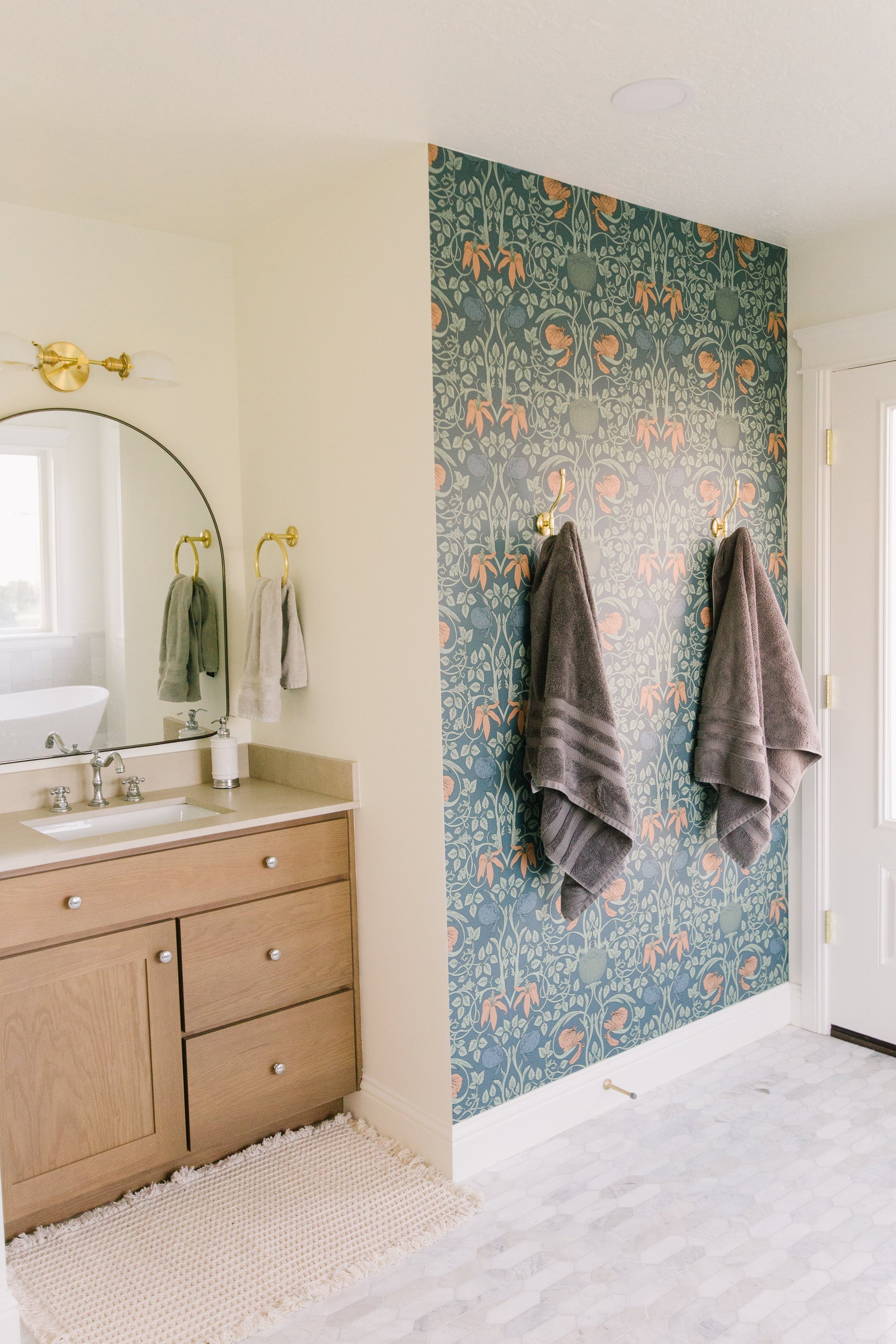 Whitney Floral Wallpaper – Vintage Arts & Crafts Teal & Peach