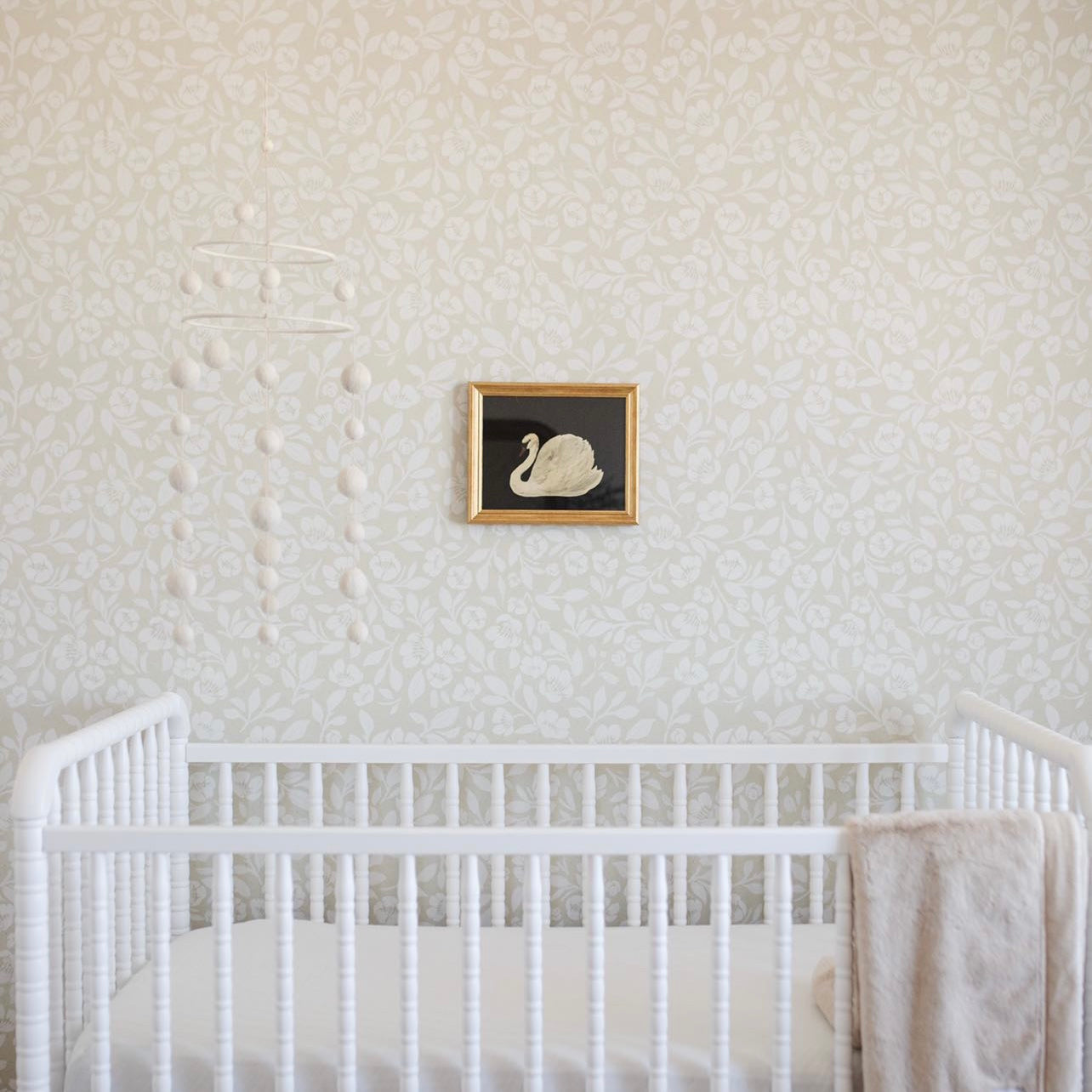 Aynsley Floral Wallpaper – Traditional Beige & Cream Wall Decor
