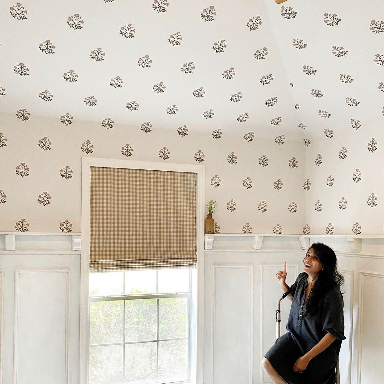 Ryia traditional floral wallpaper in cream, dusty-pink, and muted-green