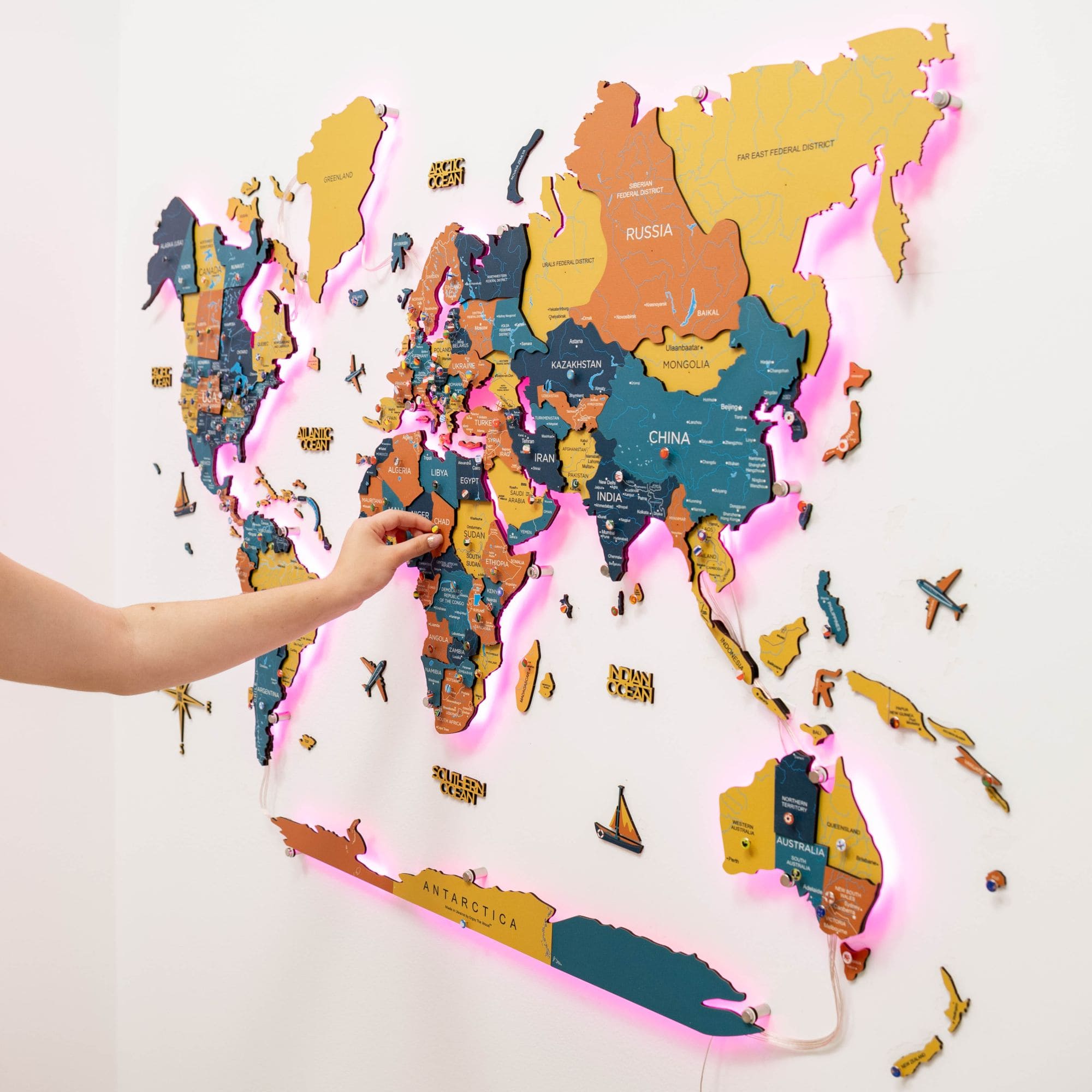 3D Luminous Wooden World Map 3.0 Indie with Interactive LED