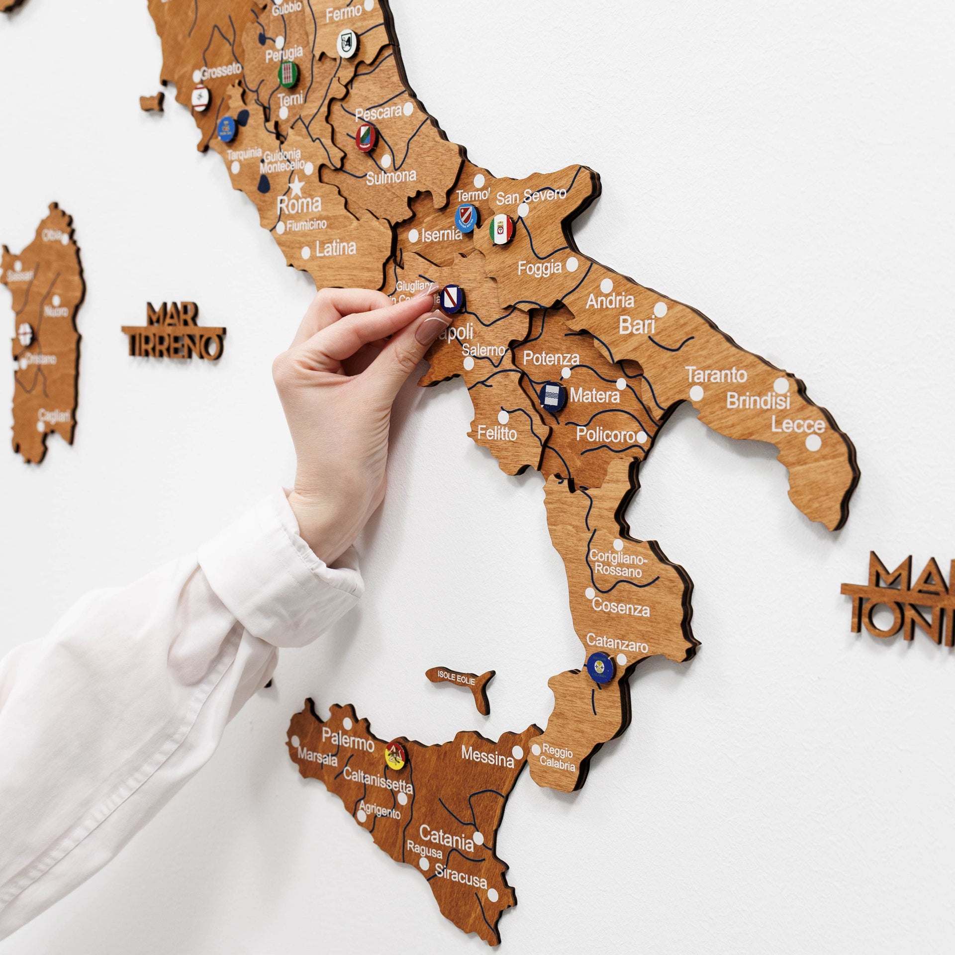 Oak Wooden Map of Italy – Minimalist Nature-Inspired Wall Art