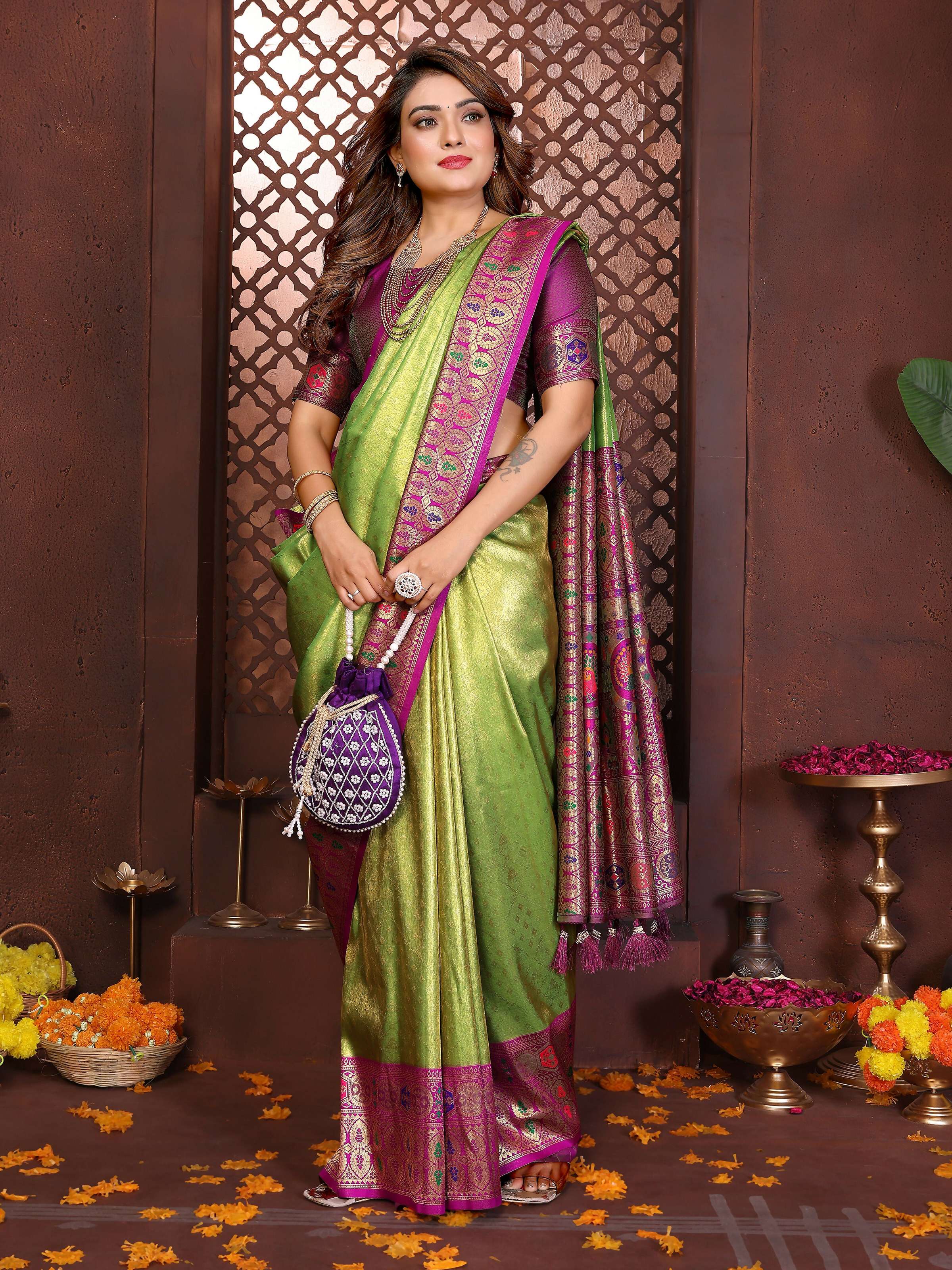 Green Tissue Silk Weaving Saree for Elegant Occasions