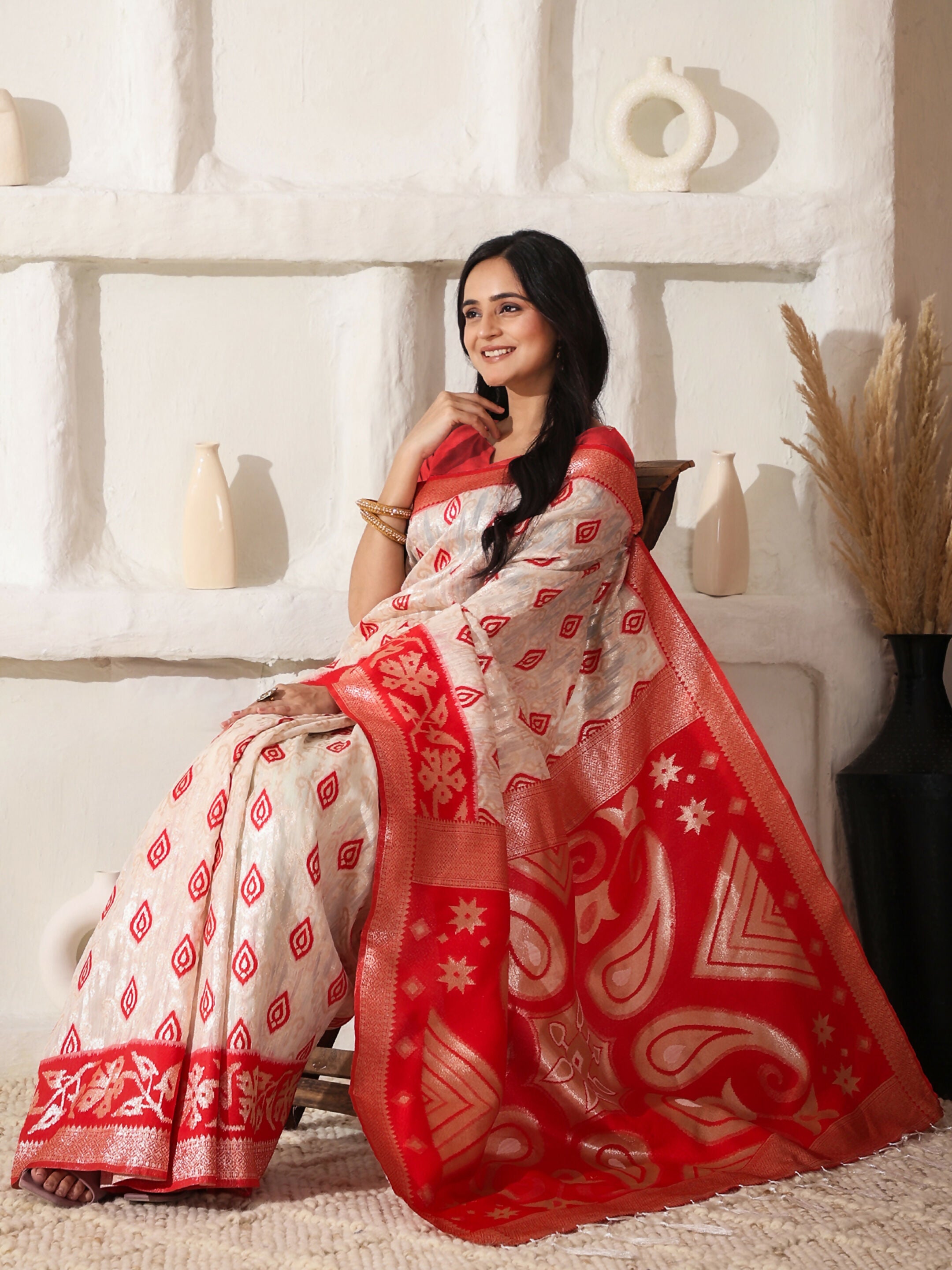 Shree Shyam Fashion Linen Cotton Red & White Saree