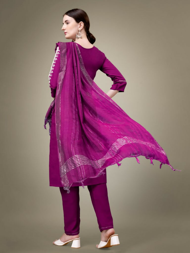 Women's Purple Cotton Blend Straight Kurta Set with Embroidery