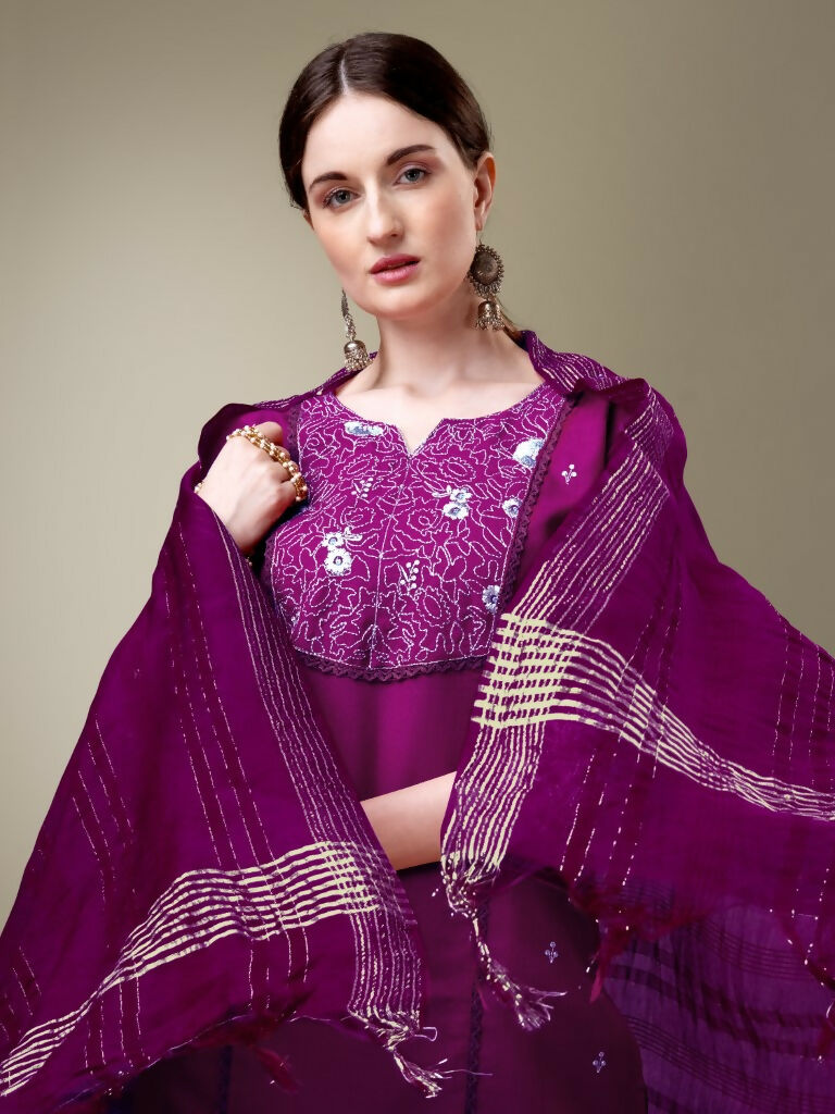 Women's Purple Cotton Blend Straight Kurta Set with Lace Work