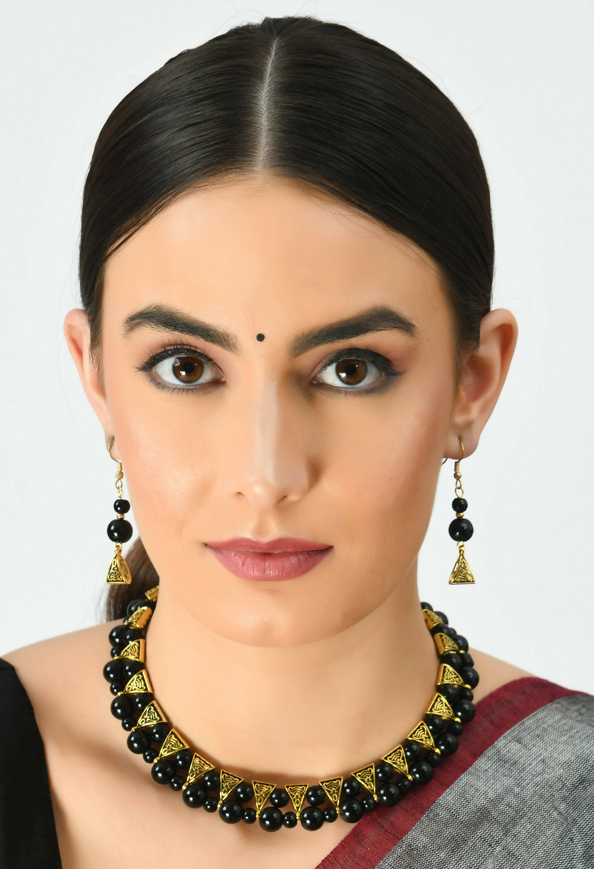 Gold-Polished Pearl Work Choker Necklace in Black and Gold