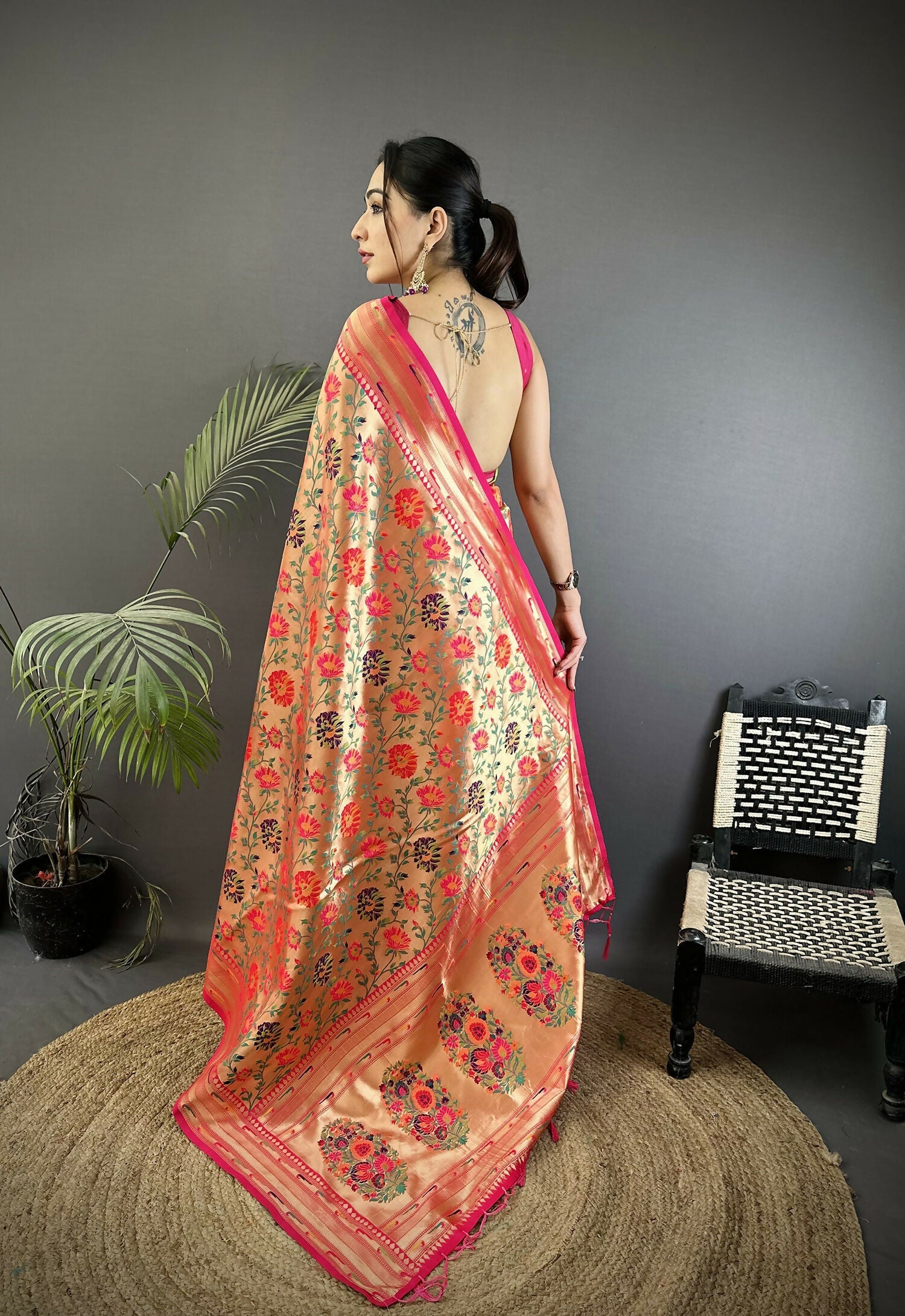 Pink Floral & Paisley Motif Soft Silk Paithani Saree