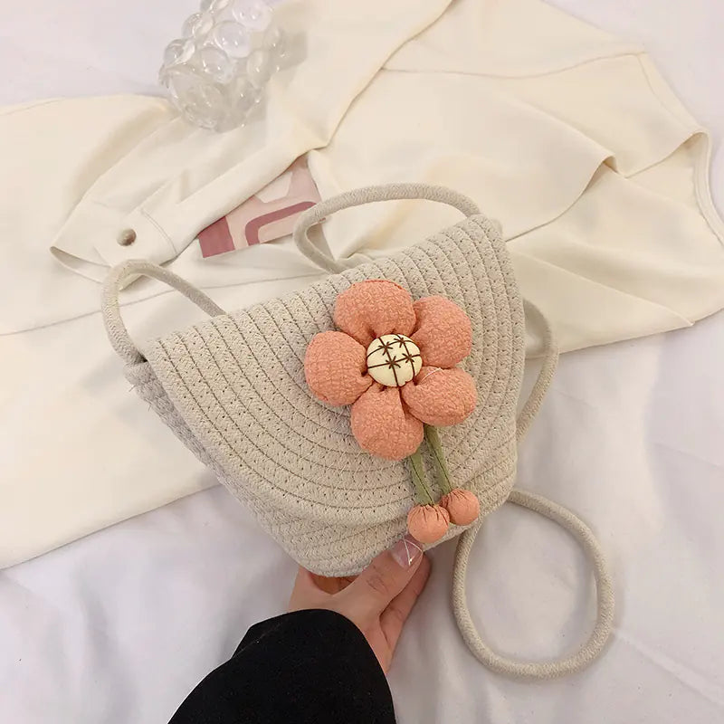 Woven Flower Messenger Bag Mini Straw Shell Crossbody Purse - Image 4