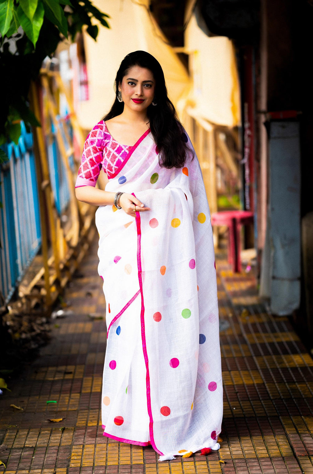 White Pure Linen Ethnic Motif Saree with Printed Blouse
