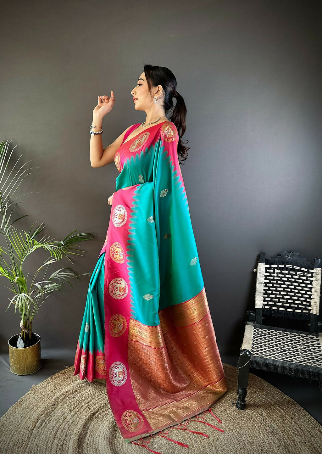 Joban Fashion Pink Butti Banarasi Silk Sarees