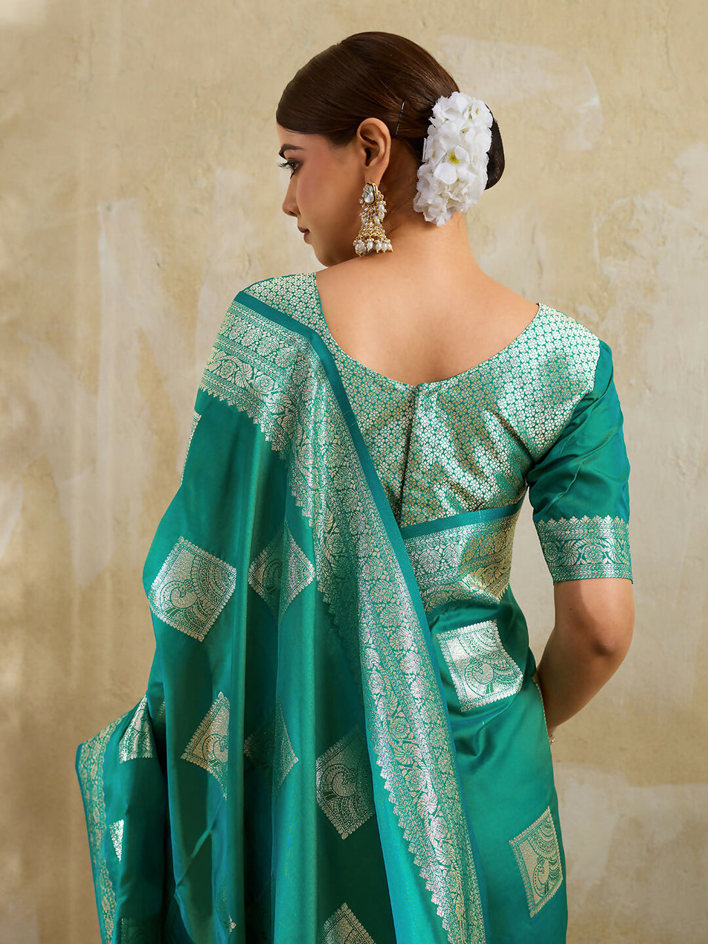 Sea Green Silk Blend Saree with Matching Blouse Piece