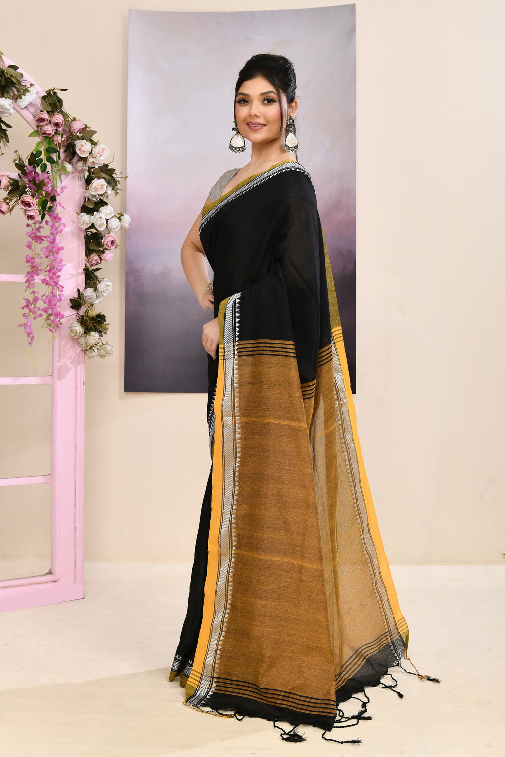 Women's Black Embellished Cotton Blend Jamdani Saree