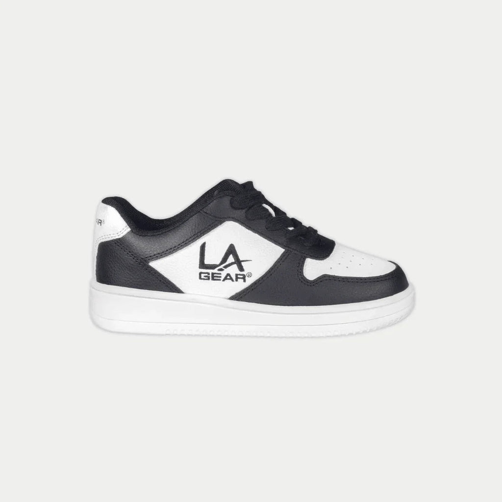 LA Gear Kids Edge Lowtop sneakers in black and white featuring a classic retro design