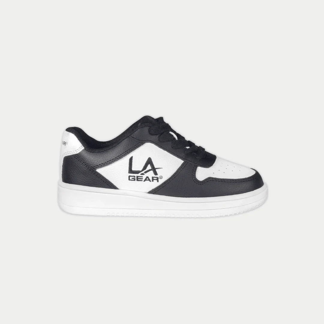 LA Gear Kids Edge Lowtop sneakers in black and white featuring a classic retro design