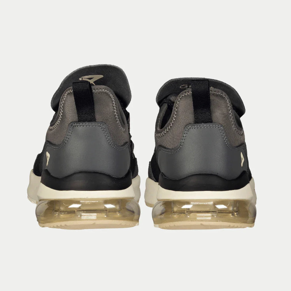 Runyon Lowtop Sneakers for Men in Black and Gray Mesh