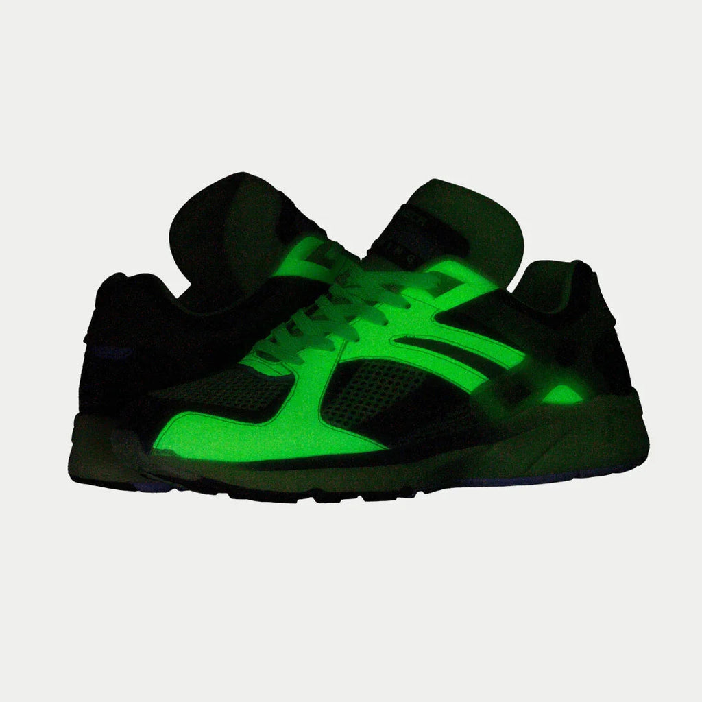 Women's Light-Up x Glow Lowtop Sneakers in Neon Yellow x Black