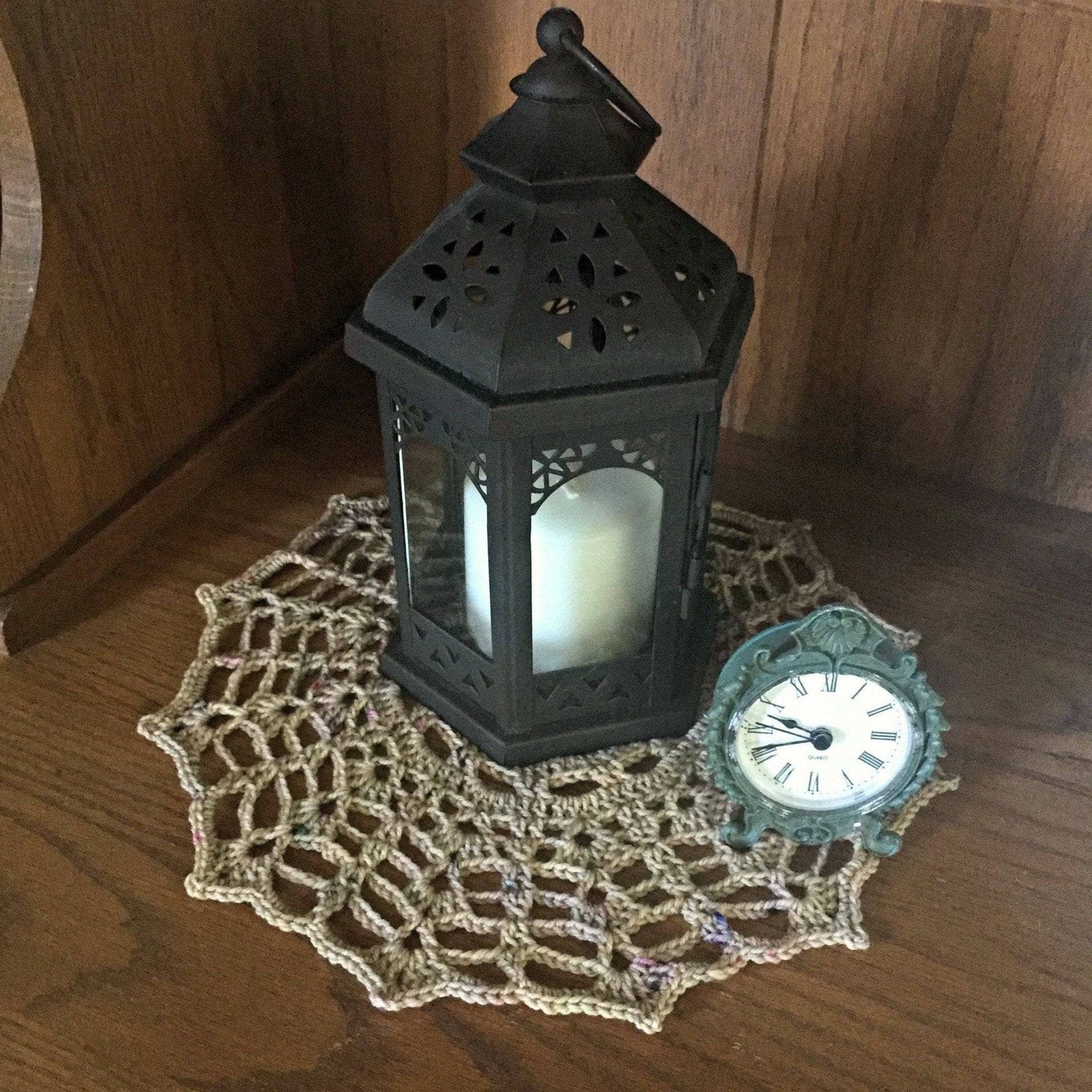 La Toile Doily Crochet Kit: Bohemian Vintage Tabletop Decor