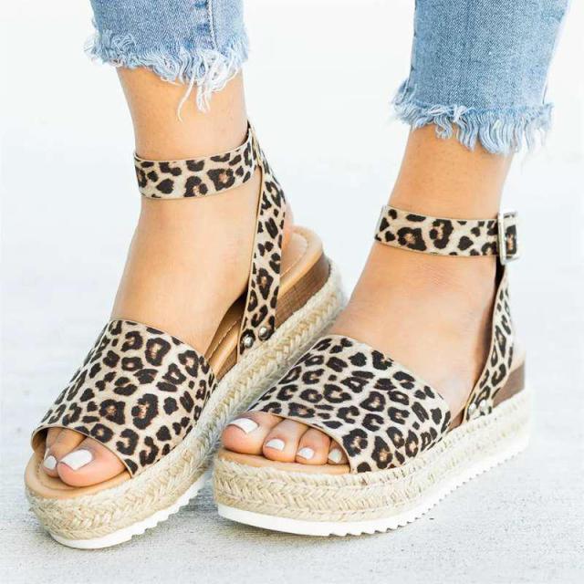 Women's leopard print platform sandals with thick bottom and adjustable buckle strap