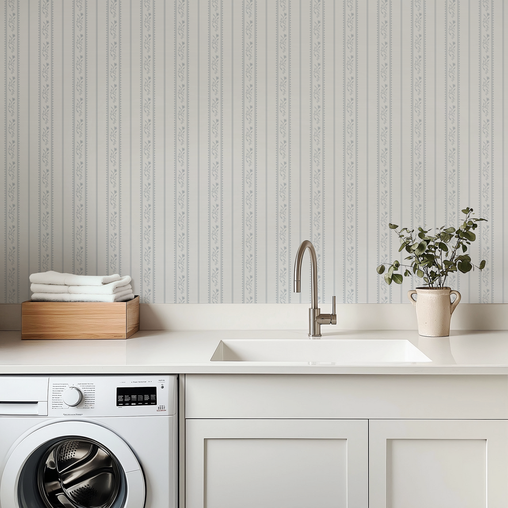 Shayne Floral Wallpaper in Grey and White - Traditional Style