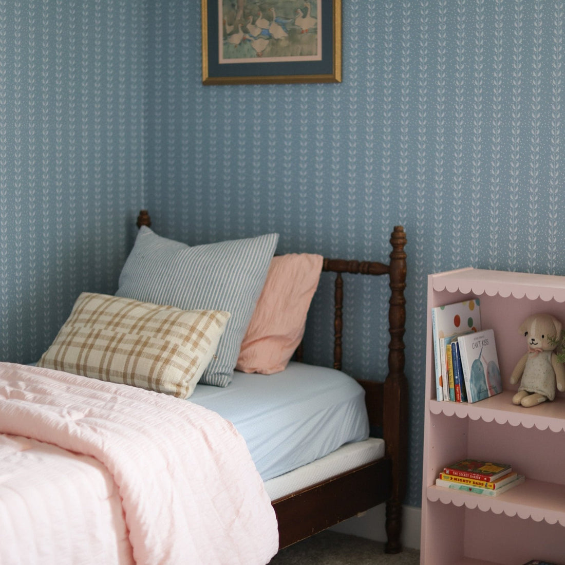 Francesca Geometric Wallpaper in Sage-Green and Beige
