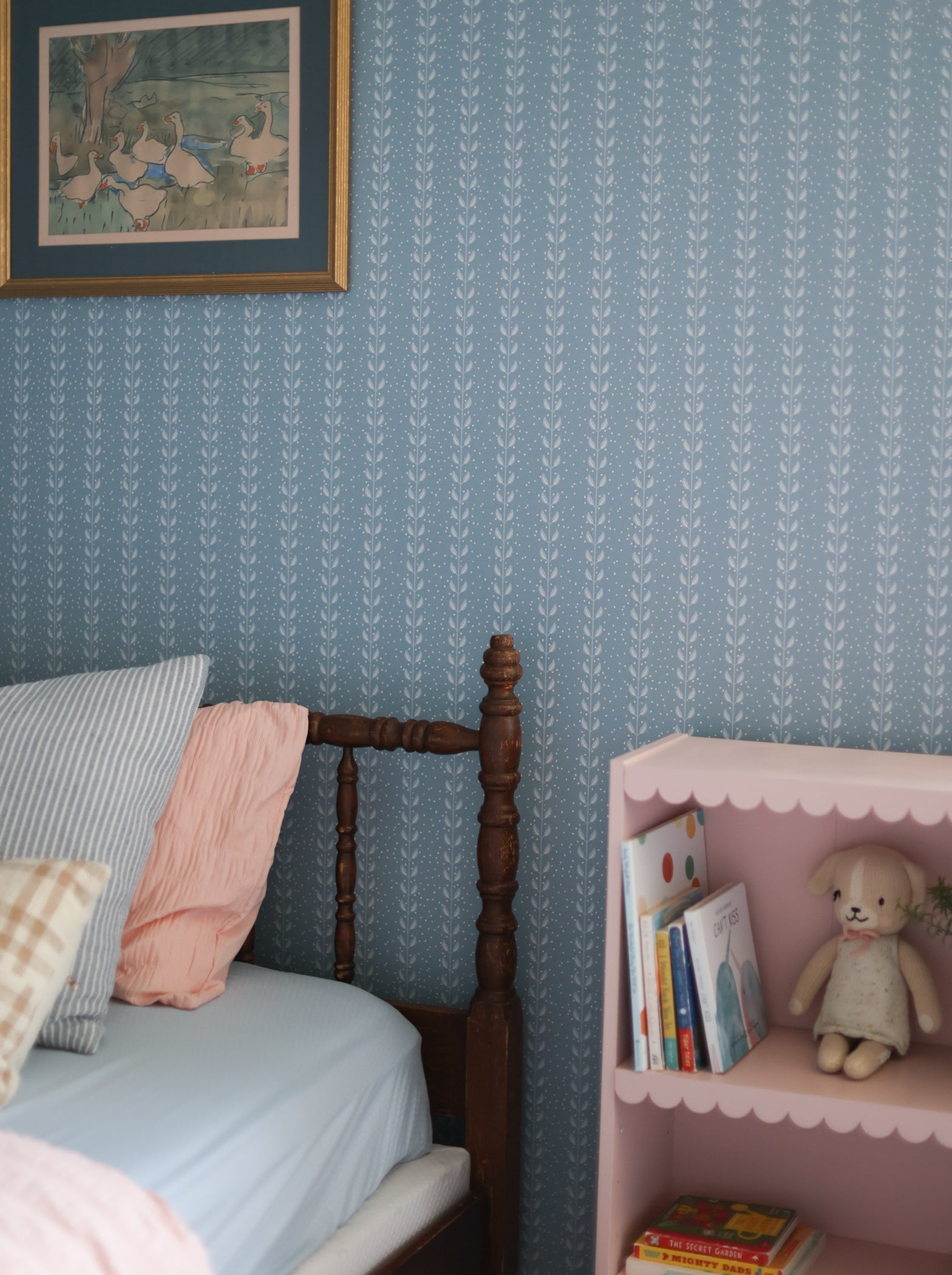 Francesca Geometric Wallpaper in Sage-Green and Beige