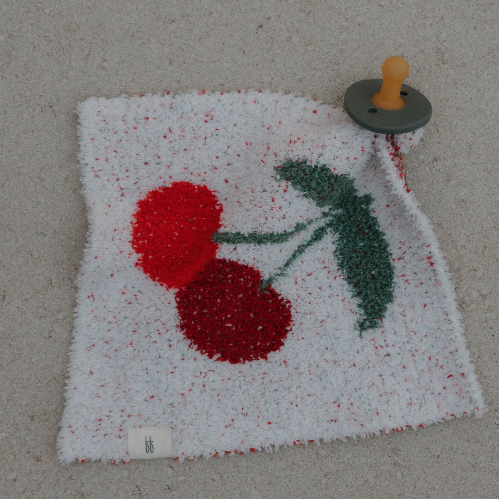 Lovey | Cherry