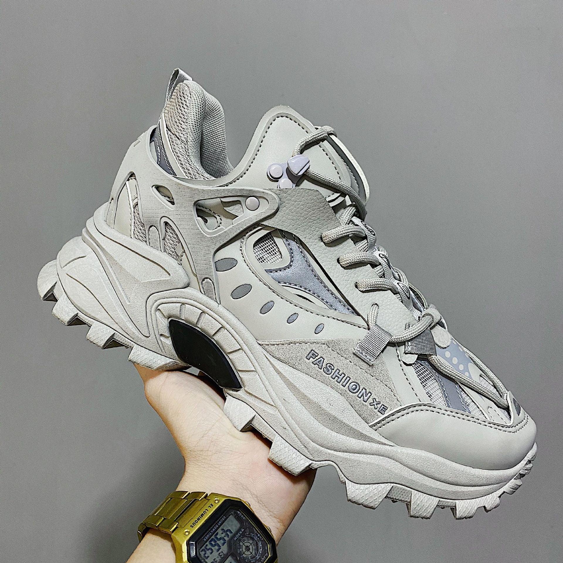 Luxury Men’s High Fashion White Sneakers with Shock Absorption