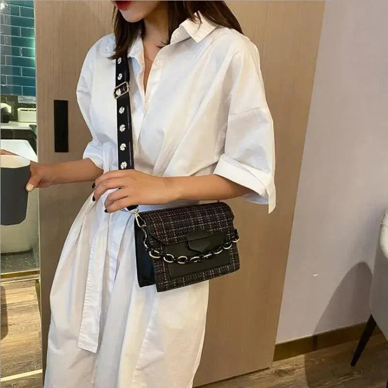 Luxury Wide Strap Crossbody Bag: Designer Chain Messenger Purse