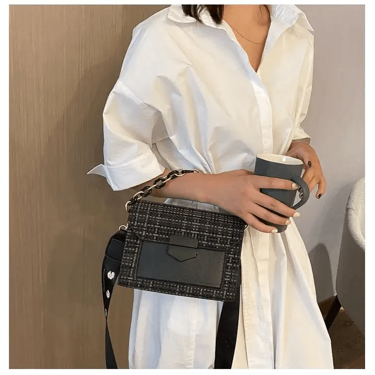 Luxury Wide Strap Crossbody Bag: Designer Chain Messenger Purse
