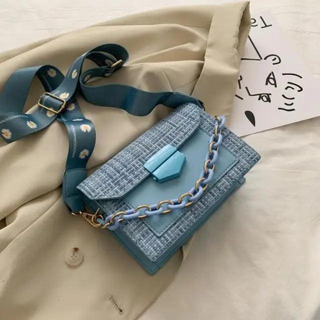 Luxury Wide Strap Crossbody Bag: Designer Chain Messenger Purse