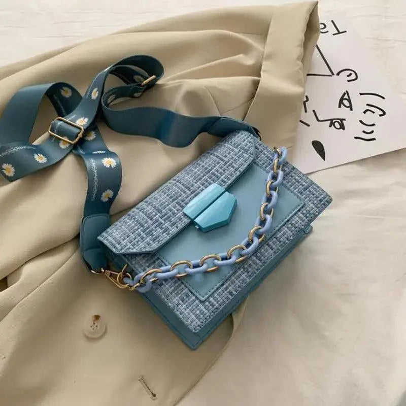 Luxury Wide Strap Crossbody Bag: Designer Chain Messenger Purse