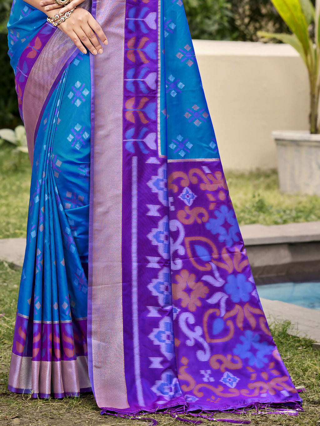 Blue Pochampalli Silk Saree with Purple Blouse Piece