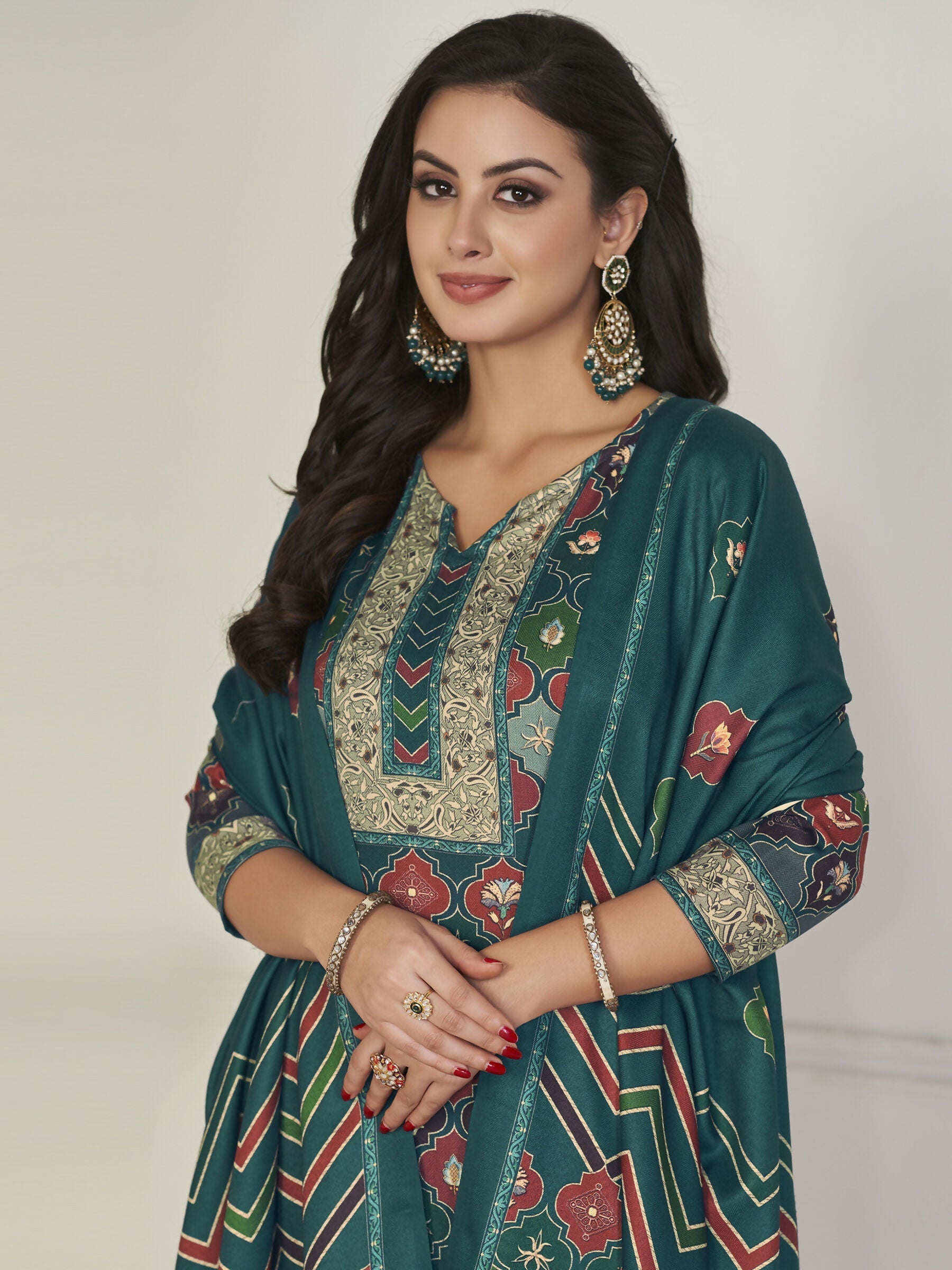 Women's Multicolor Pashmina Straight Kurta Set with Digital Print