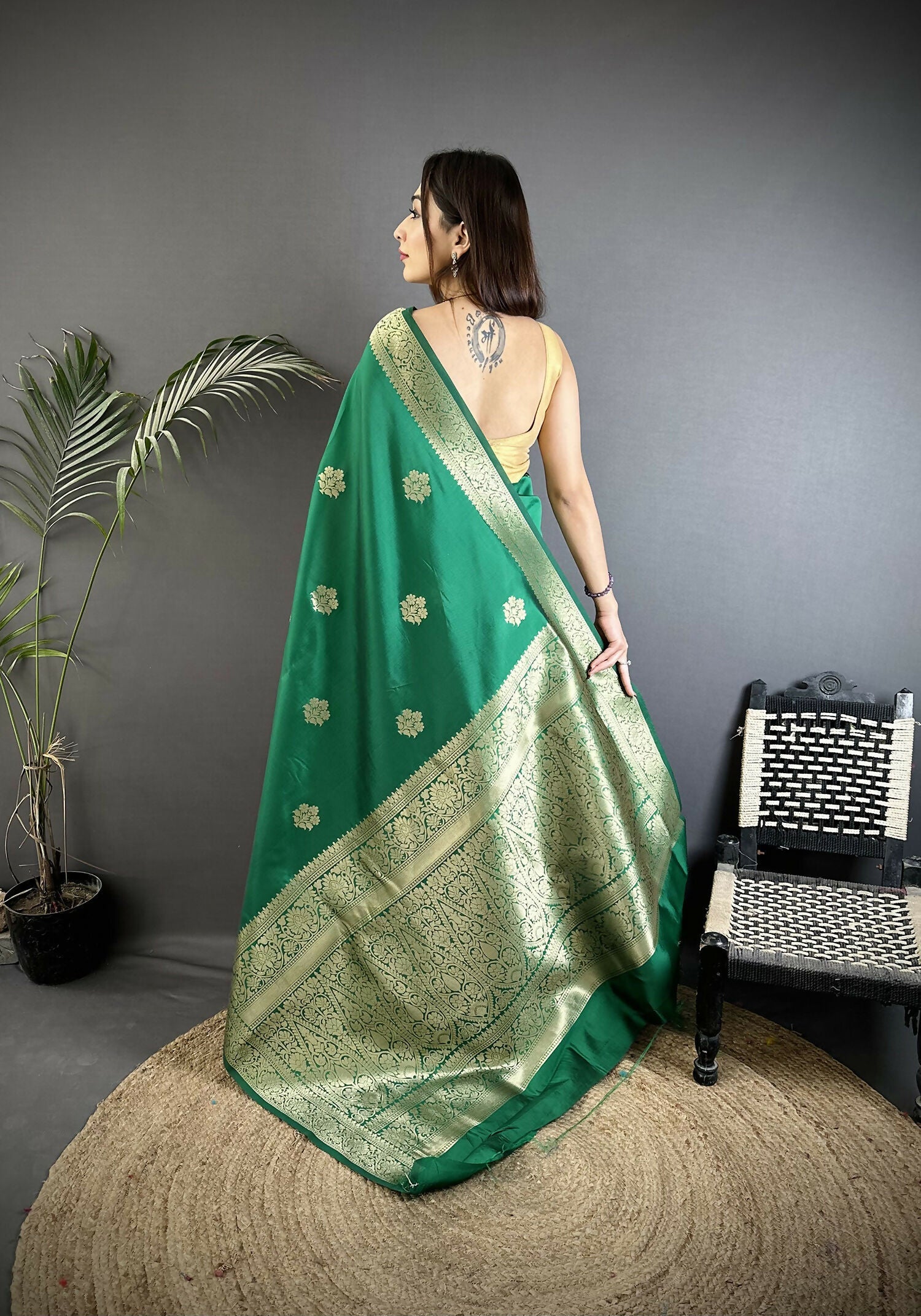Green Floral Jacquard Woven Cotton Silk Banarasi Saree