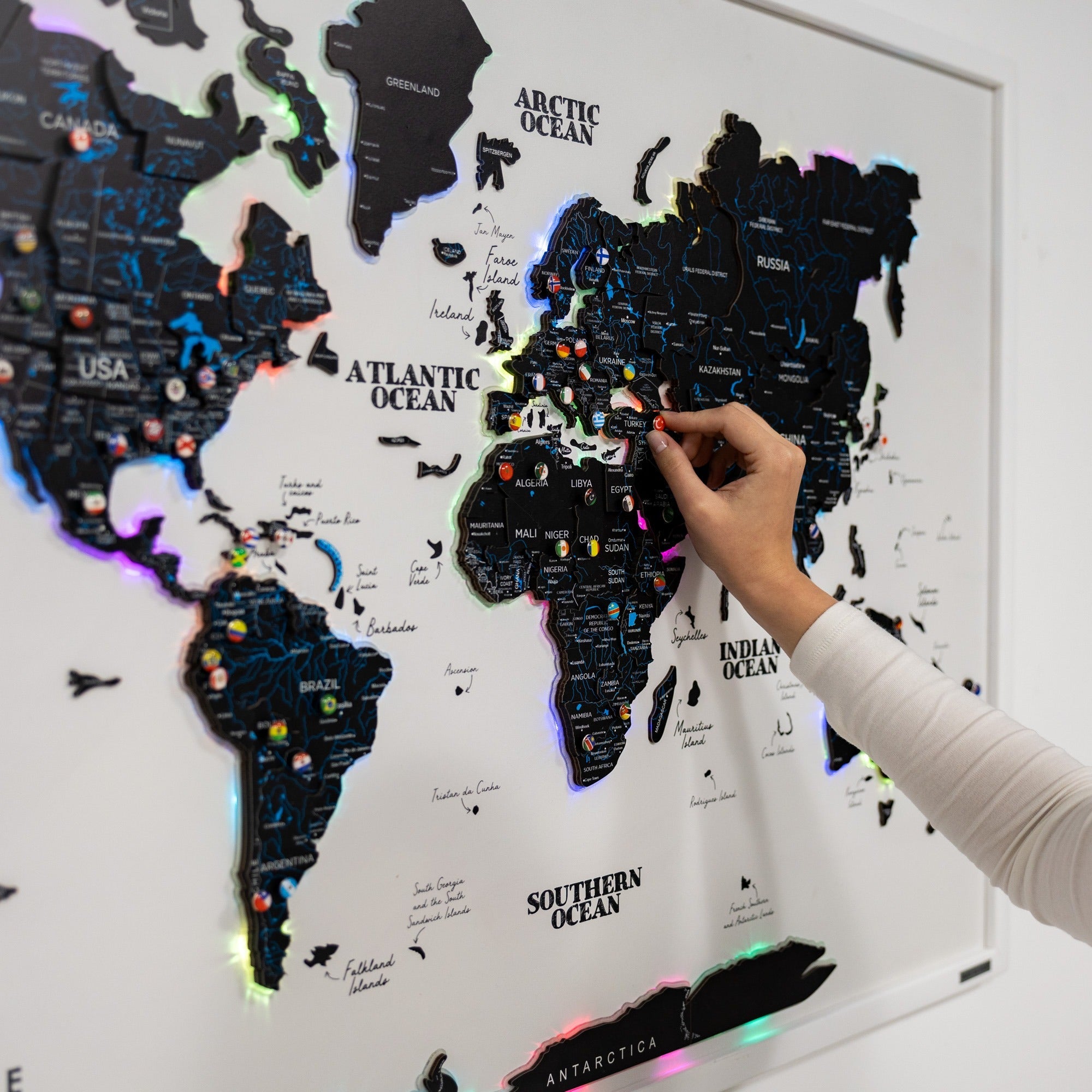 Map on Board LED 2.0 Midnight Modern Illuminated World Map Art