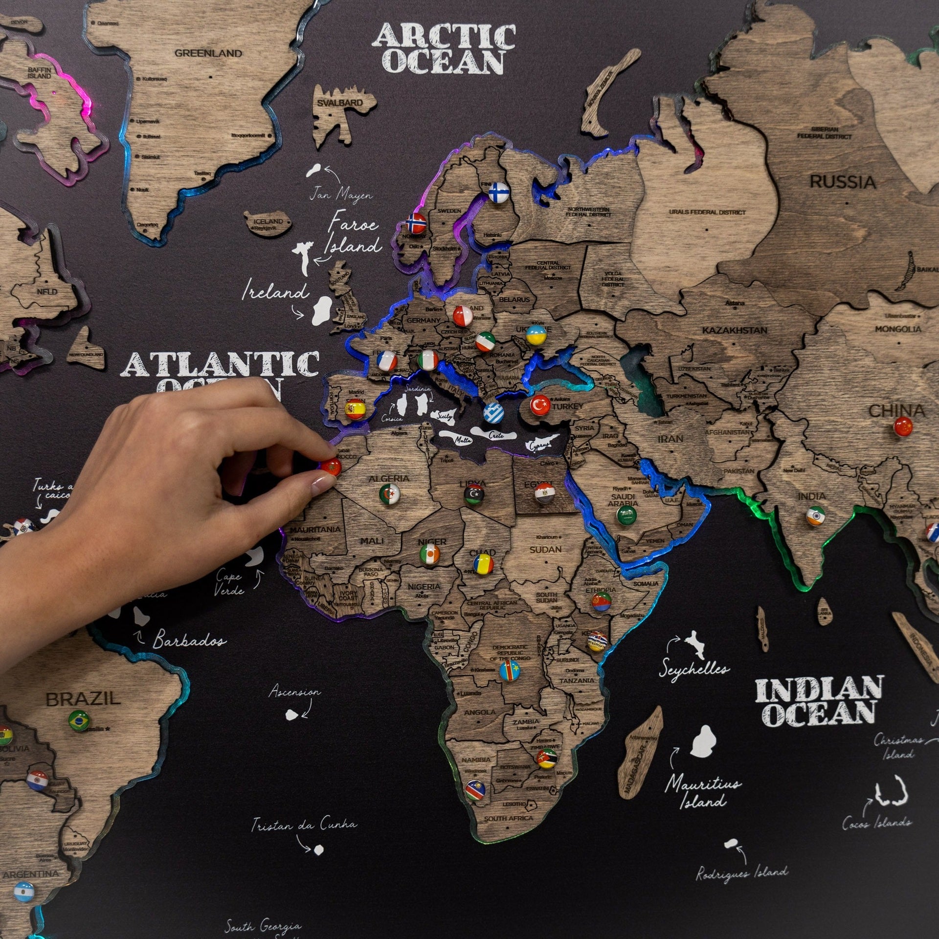 Map on Board LED 2.0 Terra Modern Illuminated World Map Decor