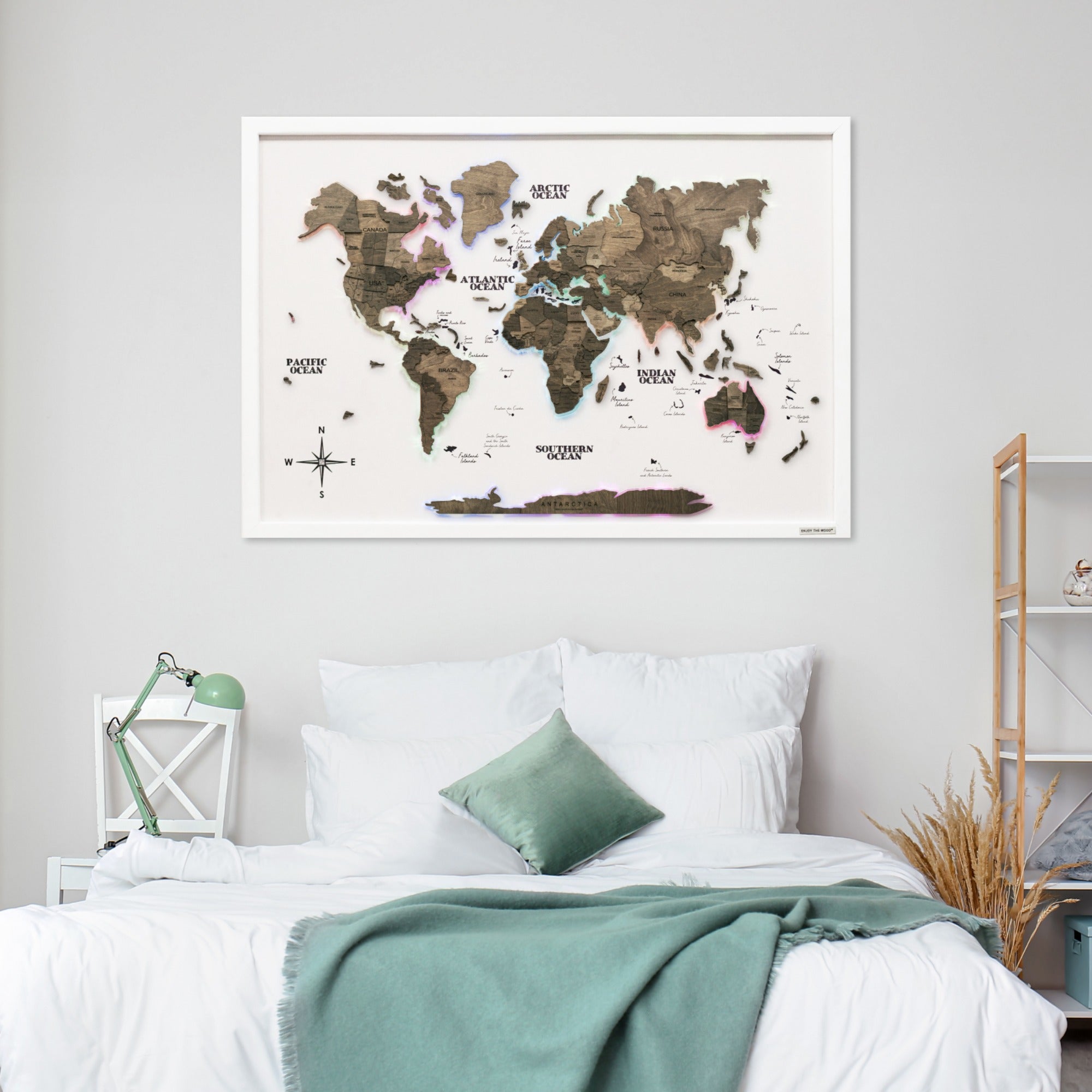 Map on Board LED 2.0 Terra Modern Illuminated World Map Decor