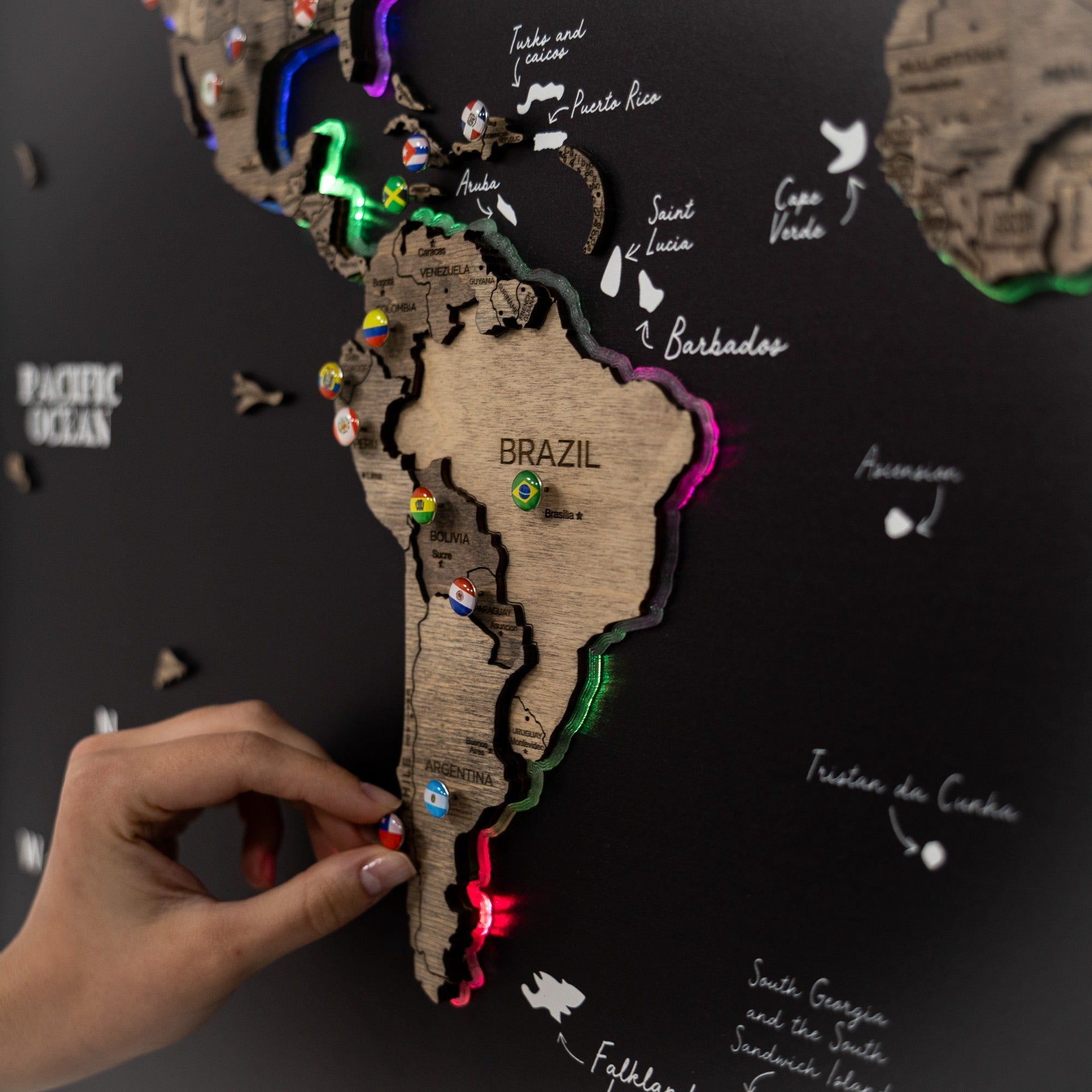 Map on Board LED 2.0 Terra Modern Illuminated World Map Decor