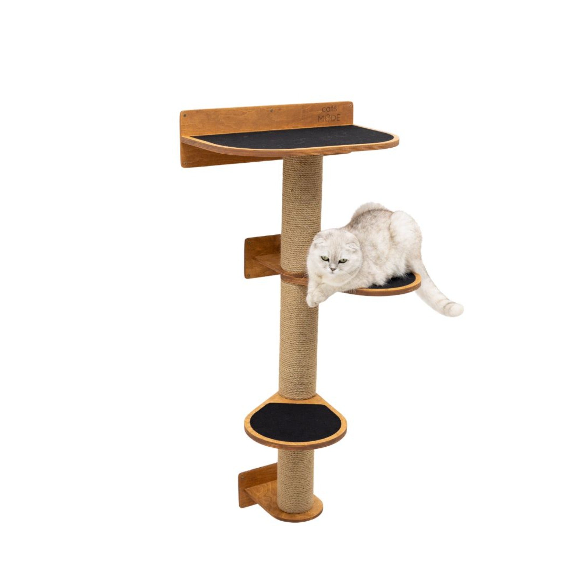 Medium Cat Tree in Oak – Minimalist Wall-Mounted Modern Design