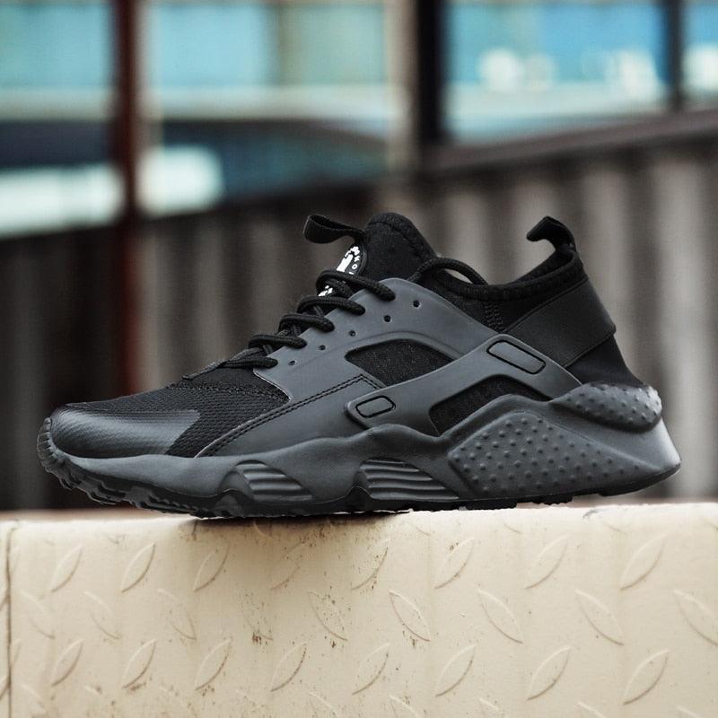 Men's lightweight breathable mesh sneakers in a casual, low-profile athletic design