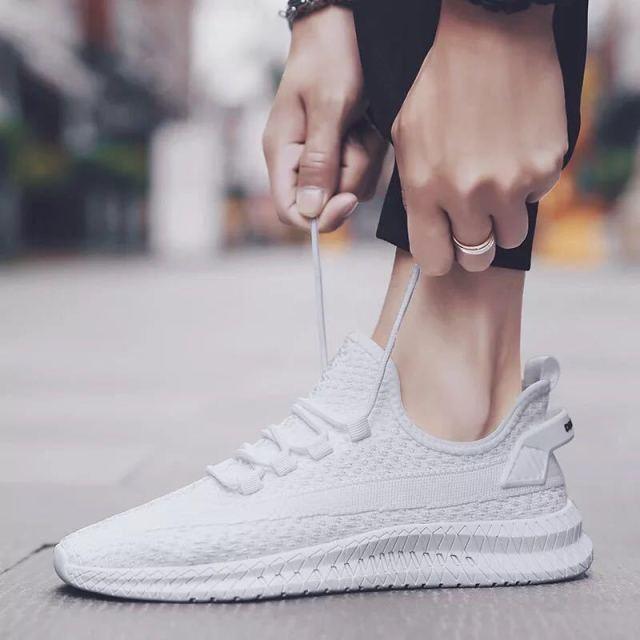 Men's Lightweight Breathable Mesh Sneakers for Walking & Running