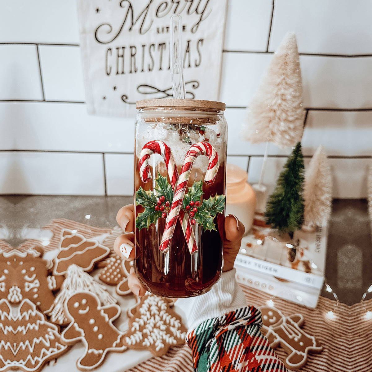 Candy Cane Holly 17oz