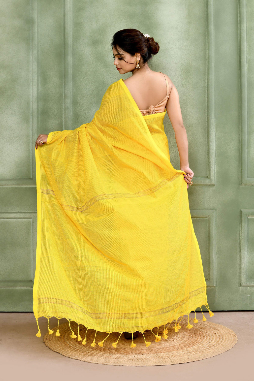 Yellow Embellished Cotton Blend Zari Check Handloom Saree