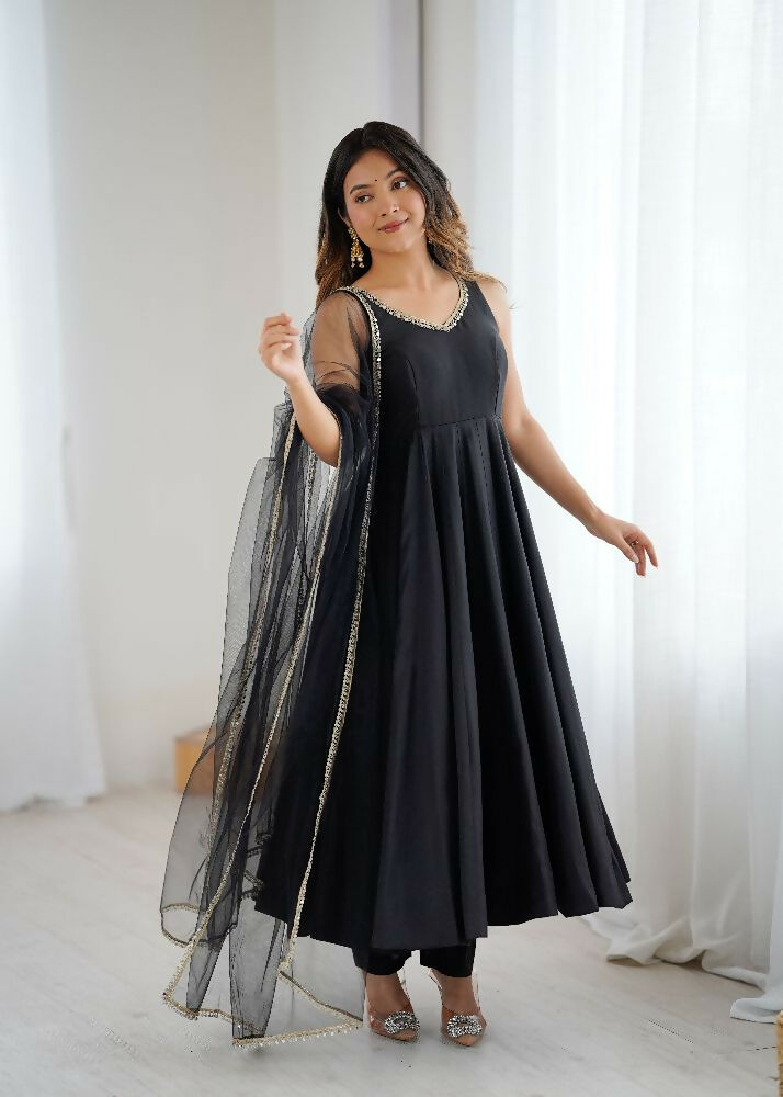 Black Chanderi Kurta Set with Intricate Sequence Embroidery