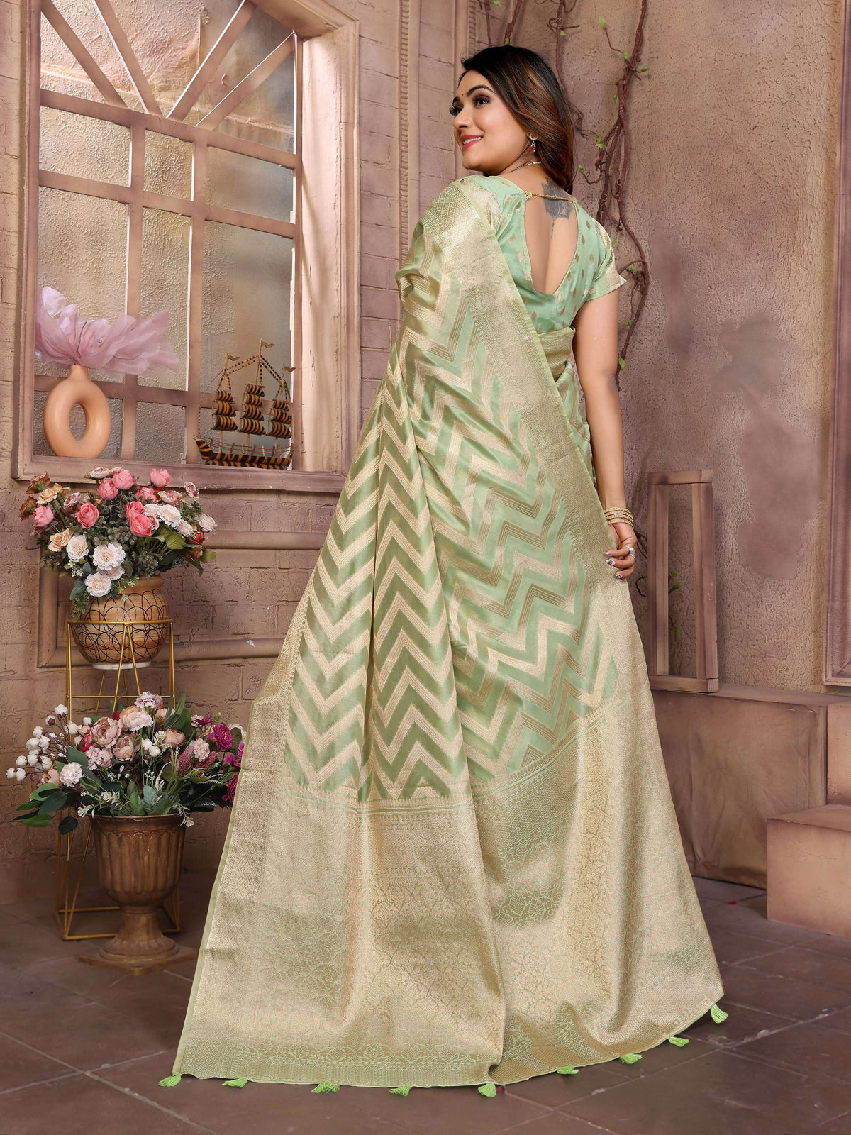 Pista Soft Organza Silk Weaving Saree for Contemporary Ethnic Style